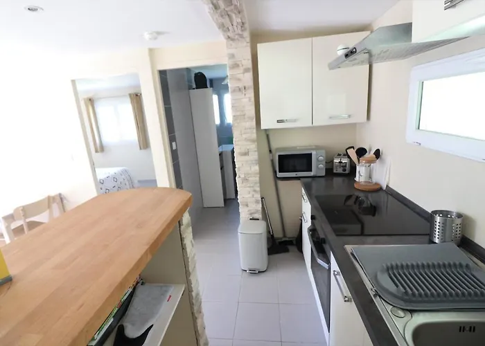 A La Croisee Des Chemins Tatil Evi Martel